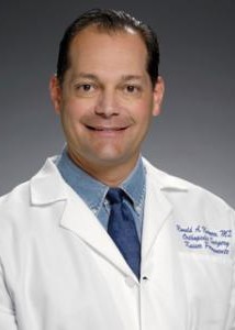 Headshot of Ronald Navarro, MD